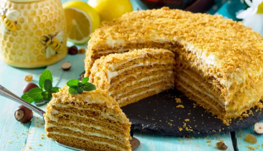 Inspirez-vous de la recette du véritable gâteau au miel de luxe