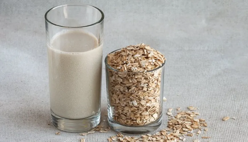 Le lait d'avoine est un excellent choix pour la cuisine quotidienne.