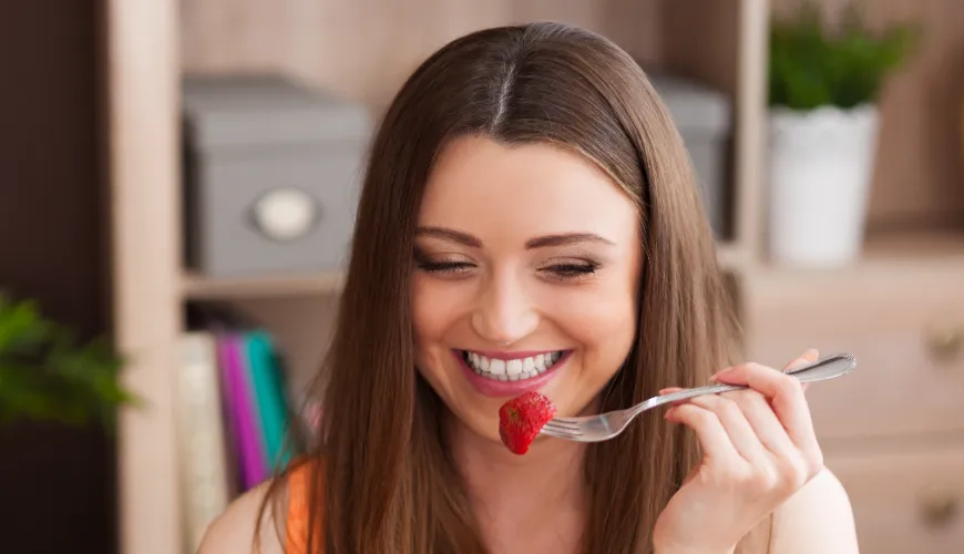 Les fraises apportent-elles plus d'avantages ou de risques pendant la grossesse ?